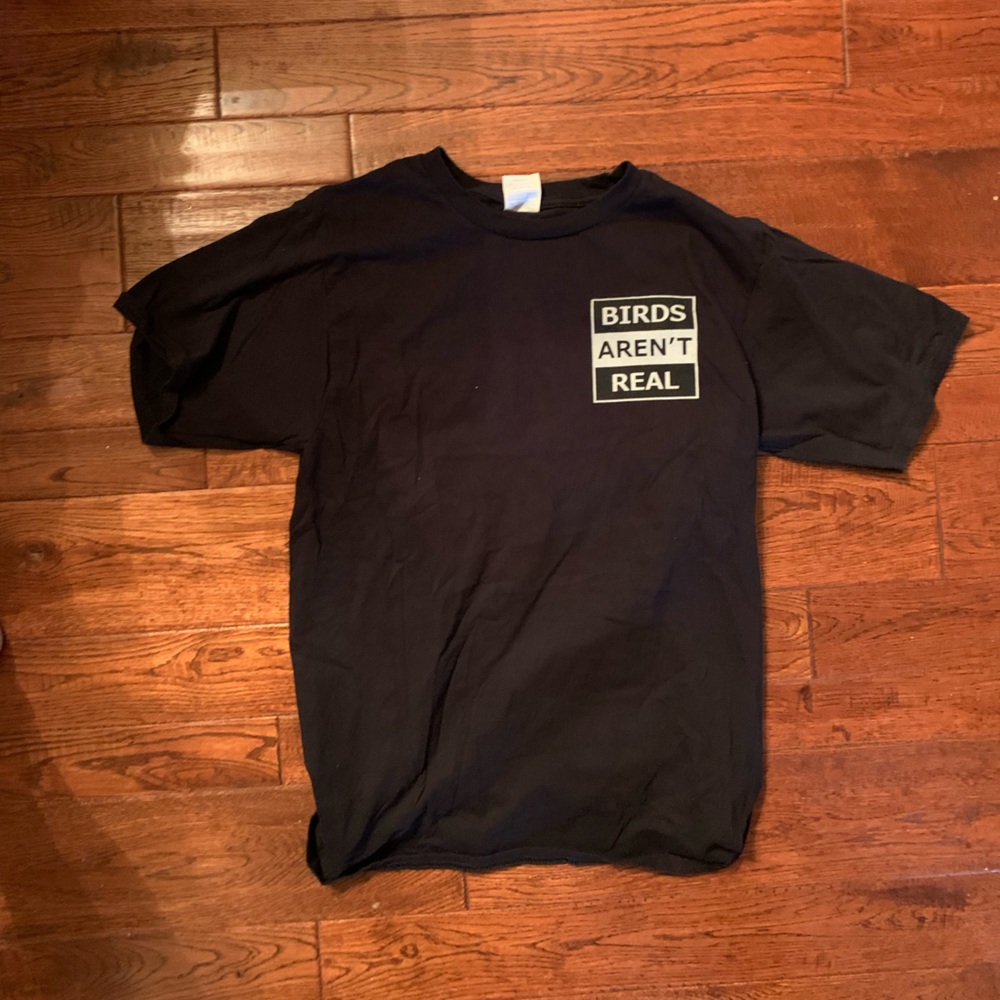 Birds Aren’t Real tee